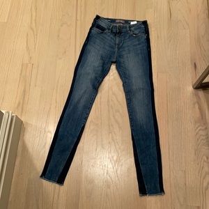 Jeans with stripe on the leg